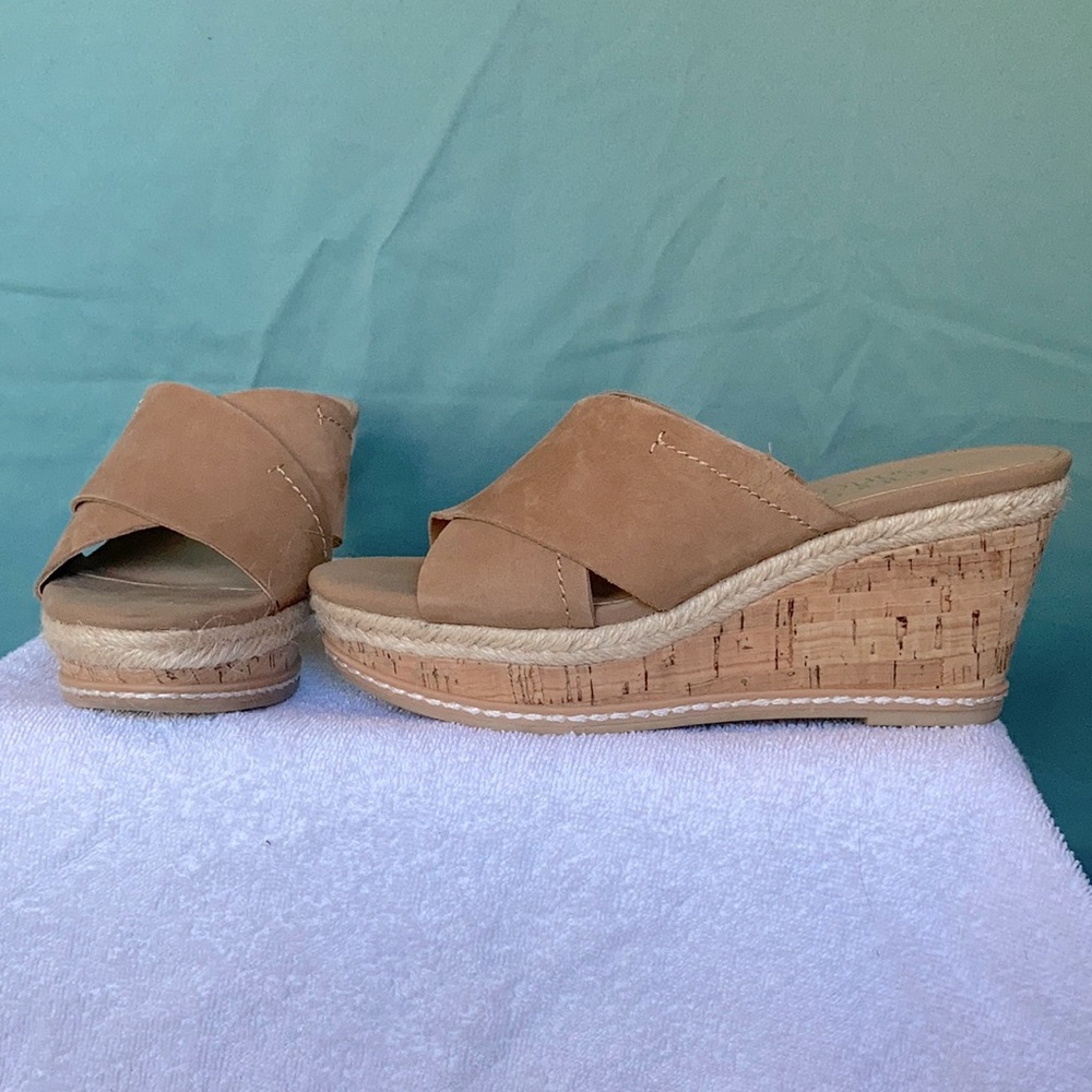 Franco Sarto tan leather platform slides.